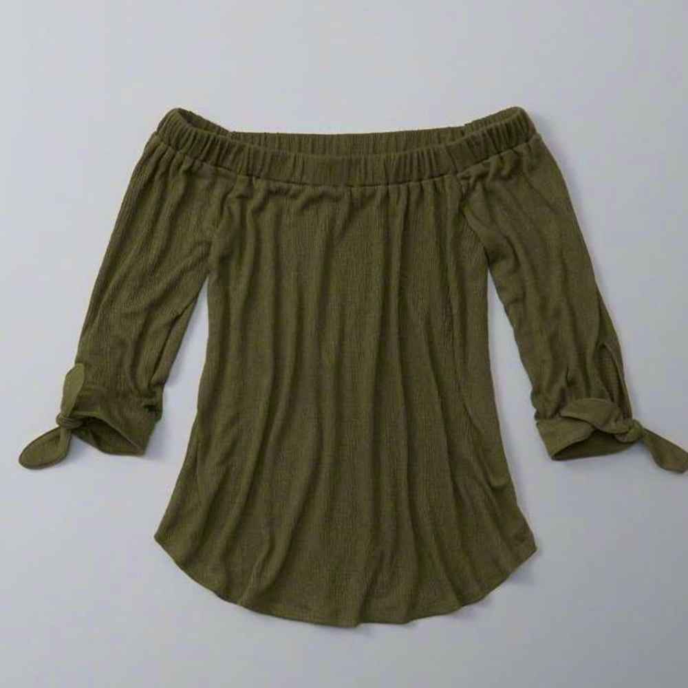 Abercrombie off the shoulder green shirt